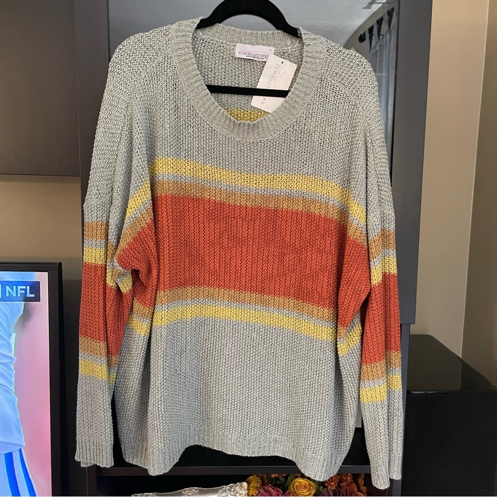 NWT Curves to Contour Sweater